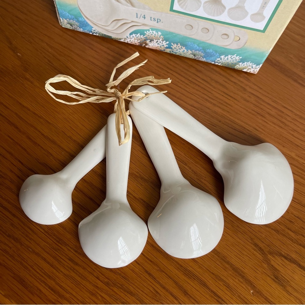 Cracker Barrel Stoneware Nesting Shell Measuring Spoons - Picture 5 of 14